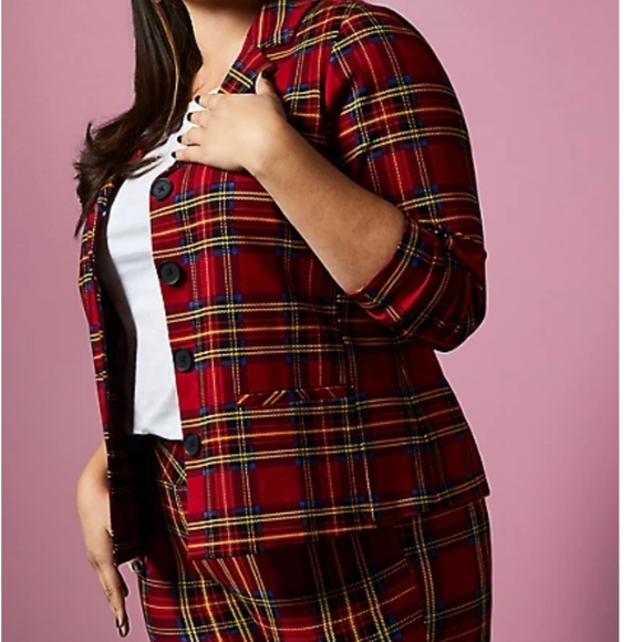 🆕BETSEY JOHNSON RED PLAID PREMIUM PONTE BLAZER - Picture 2 of 11